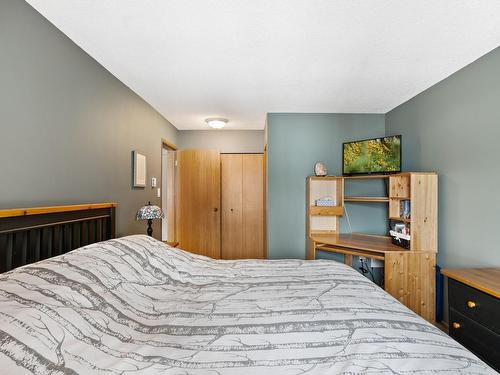 302-788 Castle Crag Cres, Courtenay, BC - Indoor Photo Showing Bedroom