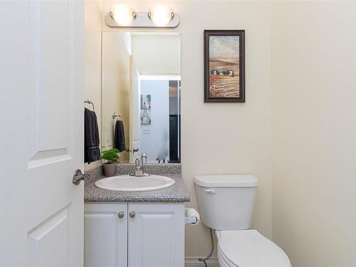1-9877 Seventh St, Sidney, BC - Indoor Photo Showing Bathroom