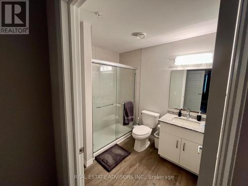 #318 -35 Kingsbury Sq, Guelph, ON - Indoor Photo Showing Bathroom