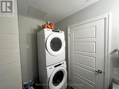 #318 -35 Kingsbury Sq, Guelph, ON - Indoor Photo Showing Laundry Room