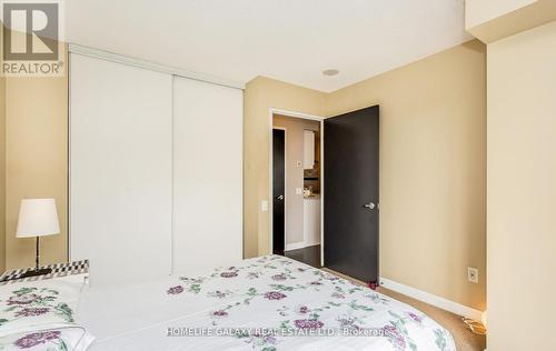 #812 -33 Sheppard Ave E, Toronto, ON - Indoor Photo Showing Bedroom