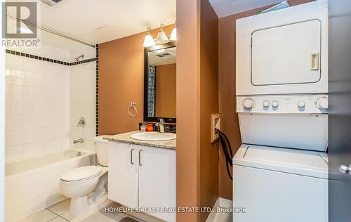 #812 -33 Sheppard Ave E, Toronto, ON - Indoor Photo Showing Laundry Room