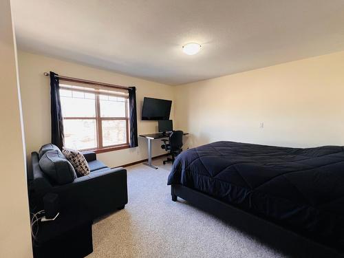 1 - 1000 9Th Street, Invermere, BC - Indoor Photo Showing Bedroom