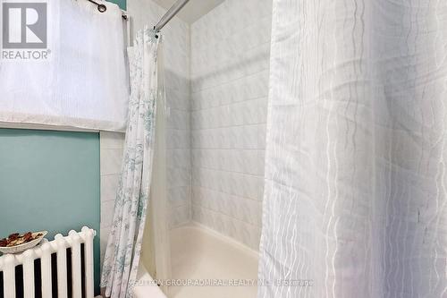 32 Florence Cres, Toronto, ON - Indoor Photo Showing Bathroom