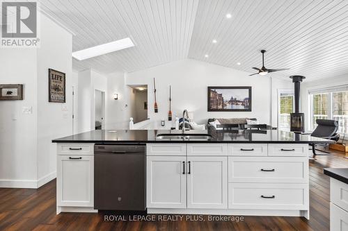 16 Black Bear Drive, Kawartha Lakes, ON - Indoor Photo Showing Kitchen With Double Sink