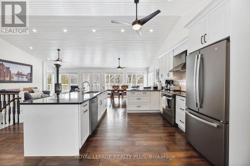 16 Black Bear Dr, Kawartha Lakes, ON - Indoor Photo Showing Kitchen With Upgraded Kitchen