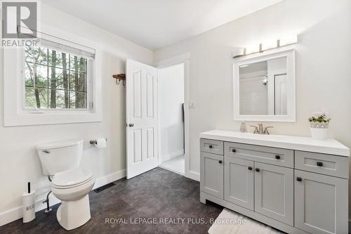 16 Black Bear Drive, Kawartha Lakes, ON - Indoor Photo Showing Bathroom