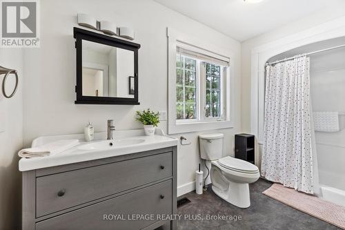 16 Black Bear Drive, Kawartha Lakes, ON - Indoor Photo Showing Bathroom