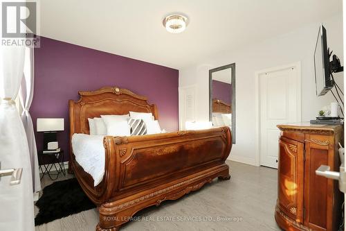 869 Burwell Road, Fort Erie, ON - Indoor Photo Showing Bedroom