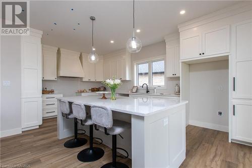 42 Chestnut Hill Crescent, Tara, ON - Indoor Photo Showing Kitchen With Upgraded Kitchen