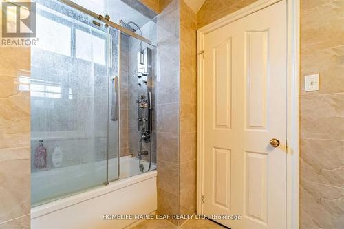 8681 Canyon Rd, Milton, ON - Indoor Photo Showing Bathroom
