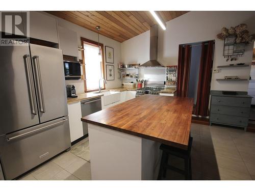 233 Dogwood Avenue, Kaleden, BC - Indoor Photo Showing Kitchen