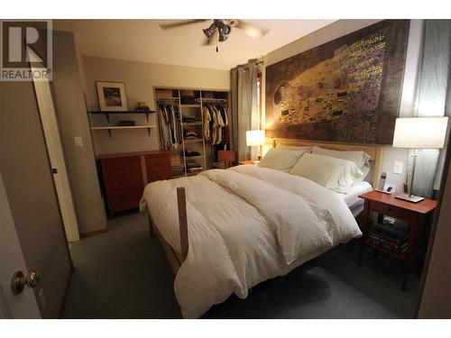 233 Dogwood Avenue, Kaleden, BC - Indoor Photo Showing Bedroom
