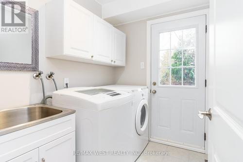 4166 Garrowhill Tr, Mississauga, ON - Indoor Photo Showing Laundry Room