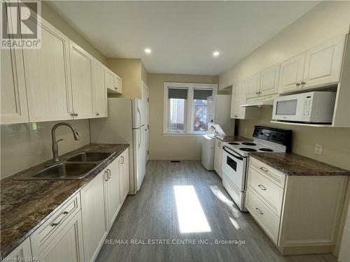 196 Silvercreek Pkwy S, Guelph, ON - Indoor Photo Showing Kitchen With Double Sink