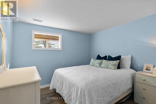 1473 Doe Lake Road, Gravenhurst, ON - Indoor Photo Showing Bedroom