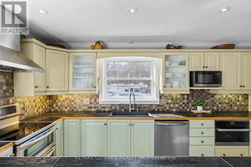 1473 Doe Lake Road, Gravenhurst, ON - Indoor Photo Showing Kitchen