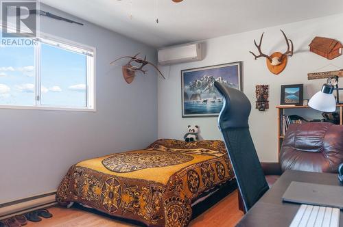 2052 Atkinson Street, Penticton, BC - Indoor Photo Showing Bedroom