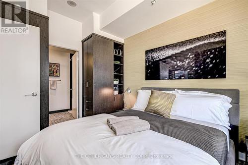 907 - 30 Nelson Street, Toronto, ON - Indoor Photo Showing Bedroom