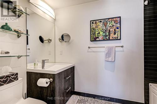 907 - 30 Nelson Street, Toronto, ON - Indoor Photo Showing Bathroom
