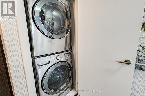 907 - 30 Nelson Street, Toronto, ON - Indoor Photo Showing Laundry Room