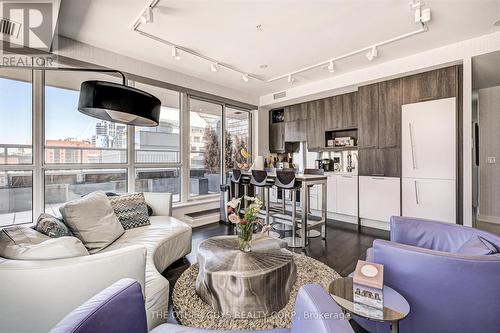 907 - 30 Nelson Street, Toronto, ON - Indoor Photo Showing Living Room