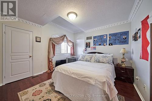 47 Vineyard Avenue, Whitby, ON - Indoor Photo Showing Bedroom