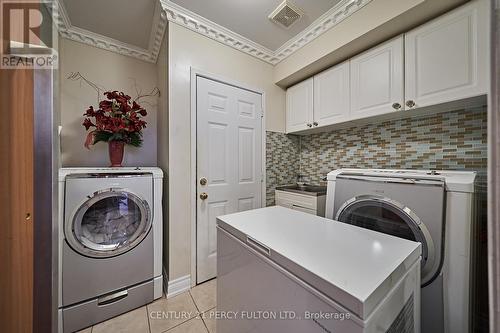 47 Vineyard Ave, Whitby, ON - Indoor Photo Showing Laundry Room