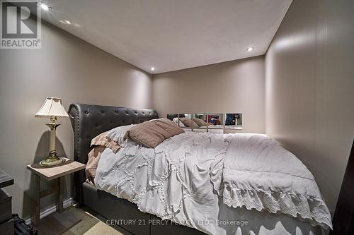 47 Vineyard Ave, Whitby, ON - Indoor Photo Showing Bedroom
