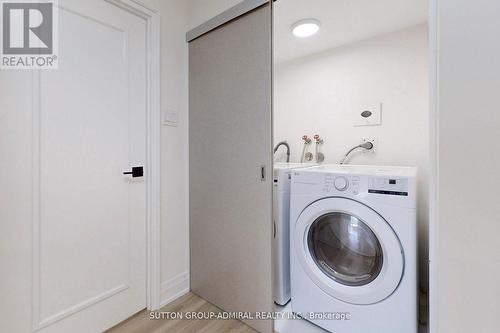 #706 -7460 Bathurst St, Vaughan, ON - Indoor Photo Showing Laundry Room