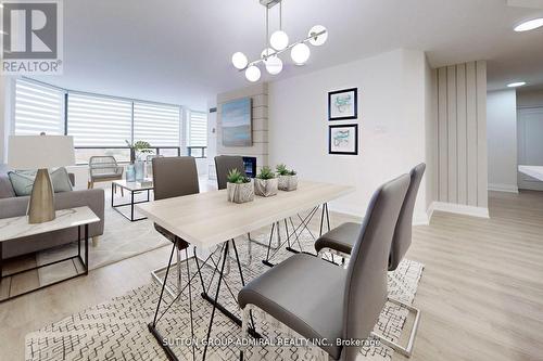 #706 -7460 Bathurst St, Vaughan, ON - Indoor Photo Showing Dining Room