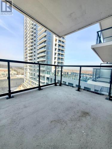 #824 -7950 Bathurst St, Vaughan, ON - Outdoor With View With Exterior