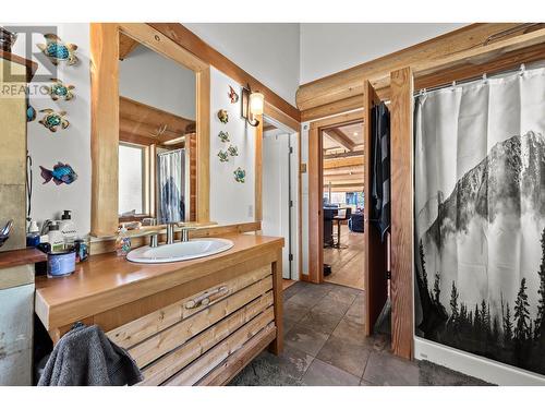 8196 N Bridge Lake Road, Bridge Lake, BC - Indoor Photo Showing Bathroom