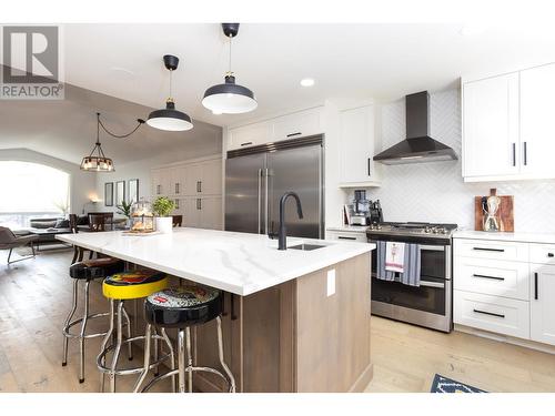 4661 Gordon Drive, Kelowna, BC - Indoor Photo Showing Kitchen With Upgraded Kitchen
