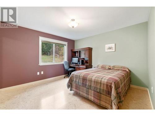 129 Kault Hill Road, Salmon Arm, BC - Indoor Photo Showing Bedroom