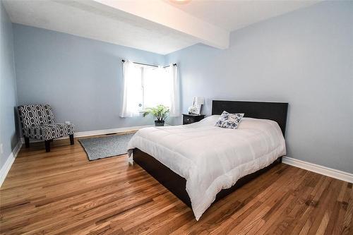 4138 Hixon Street S, Beamsville, ON - Indoor Photo Showing Bedroom