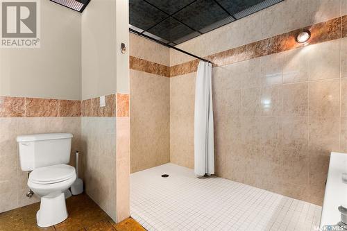 300 1821 Scarth Street, Regina, SK - Indoor Photo Showing Bathroom