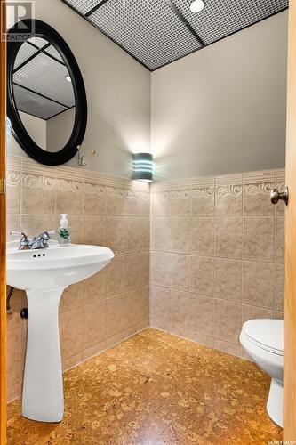 300 1821 Scarth Street, Regina, SK - Indoor Photo Showing Bathroom