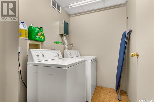 300 1821 Scarth Street, Regina, SK - Indoor Photo Showing Laundry Room
