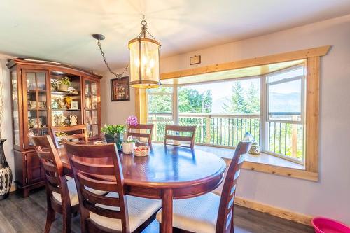 4744 Highway 3A, Wynndel, BC - Indoor Photo Showing Dining Room
