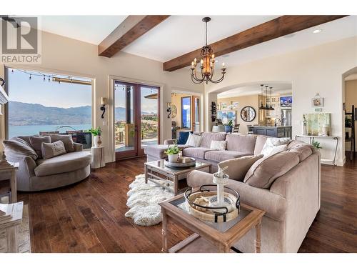 3211 Pinot Noir Place, West Kelowna, BC - Indoor Photo Showing Living Room