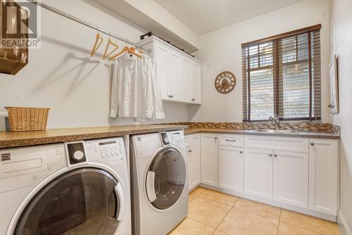 3211 Pinot Noir Place, West Kelowna, BC - Indoor Photo Showing Laundry Room