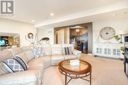 3211 Pinot Noir Place, West Kelowna, BC - Indoor Photo Showing Living Room