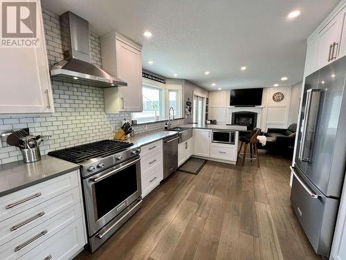 3484 Hospital Road, Vanderhoof, BC - Indoor Photo Showing Kitchen With Upgraded Kitchen