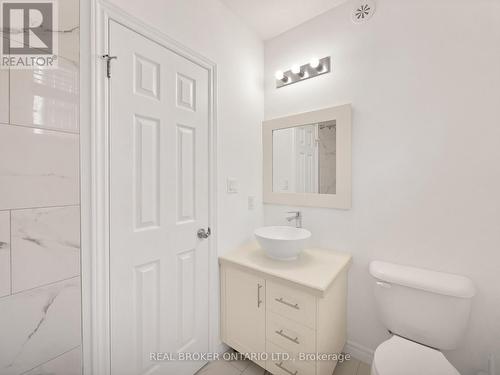 #9A -164 Heiman St, Kitchener, ON - Indoor Photo Showing Bathroom