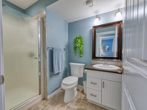 431-6987 Terazona Drive, Kelowna, BC - Indoor Photo Showing Bathroom