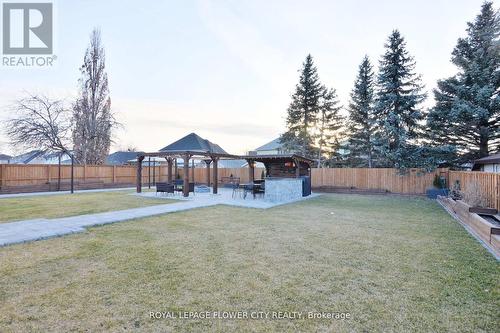 15 Andres Street, Niagara-On-The-Lake, ON - Outdoor With Backyard