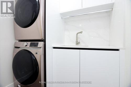 15 Andres Street, Niagara-On-The-Lake, ON - Indoor Photo Showing Laundry Room