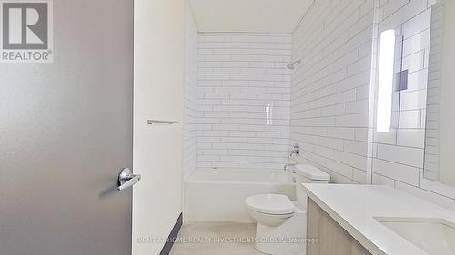 #303 -121 King St E, Hamilton, ON - Indoor Photo Showing Bathroom