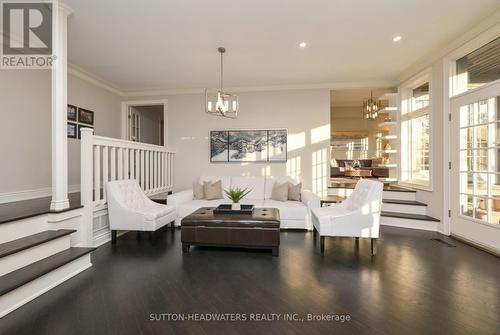 30 Cedar Drive, Caledon, ON - Indoor Photo Showing Living Room